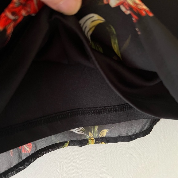 Massini Women’s Black Floral Blouse - Picture 3 of 8